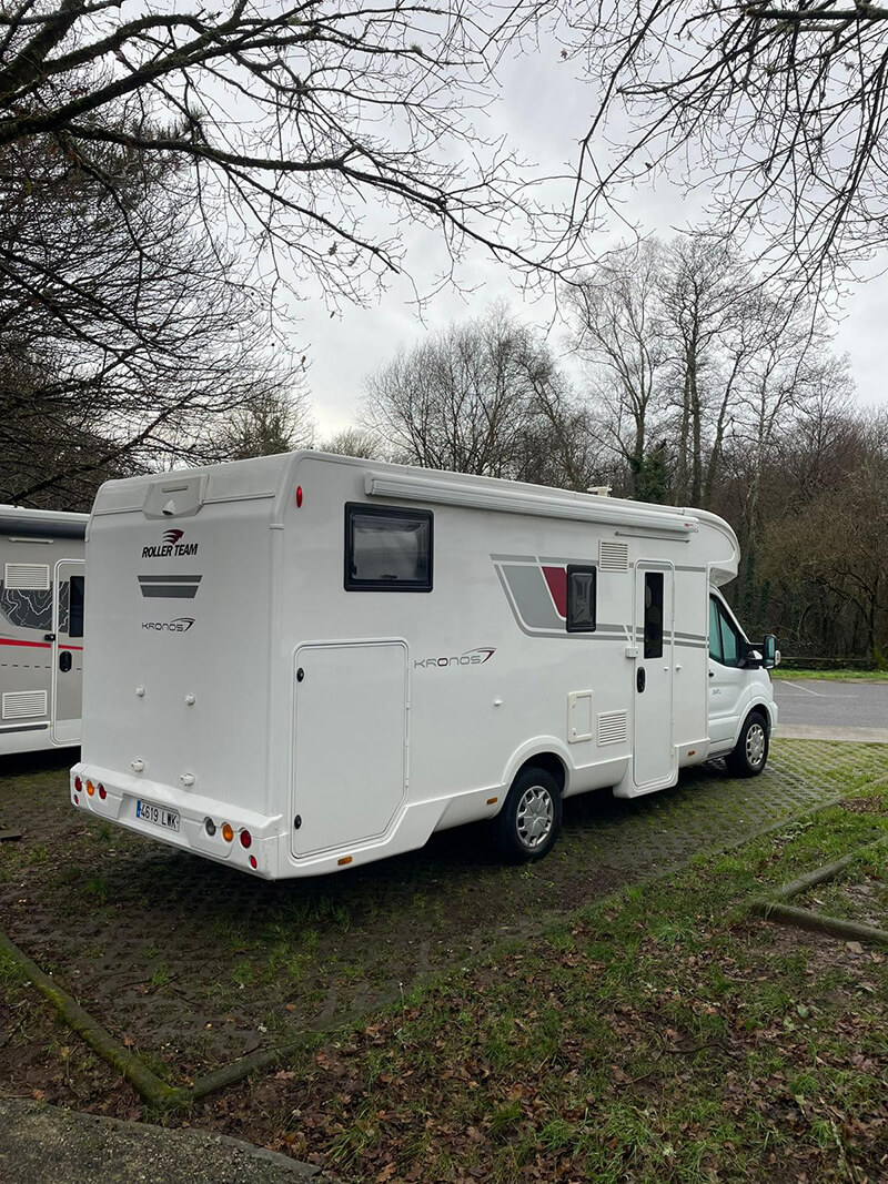 autocaravana-en-el-exterior-2
